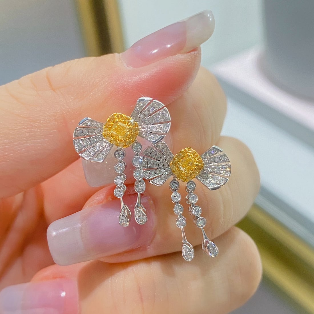 14k Gold 0.94 Ctw Natural Yellow Diamond & Diamond Earrings: Ref:230972224 // gold content:14k gold // main gemstone:yellow diamond // shape:cushion // carat weight:0. 27ct // color:yellow // treatment:natural // // adjacent gemstone 2 : diamond // shape:round
