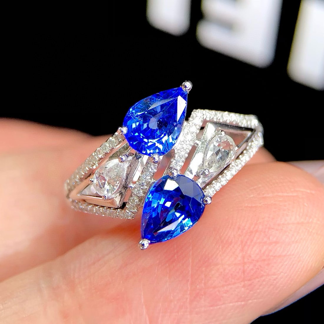 14k Gold 2.27 Ctw Natural Sapphire & Diamond Ring - 3