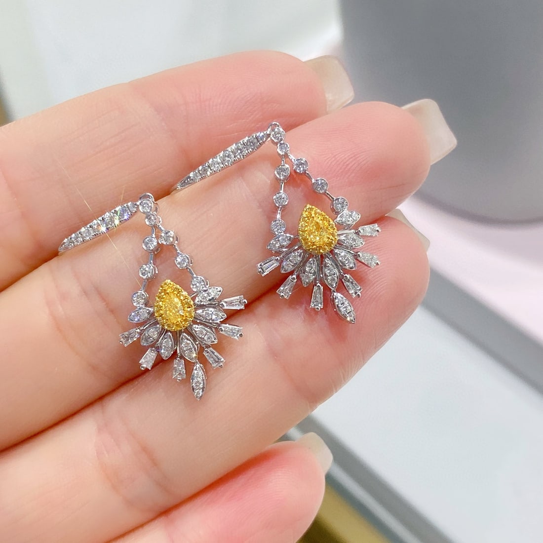 14k Gold 1.15 Ctw Natural Yellow Diamond & Diamond Earrings: Ref:230972307 // gold content:14k gold // main gemstone:yellow diamond // shape:pear // carat weight:0. 19ct // color:yellow // treatment:natural // // adjacent gemstone 2 : diamond // shape:multiply