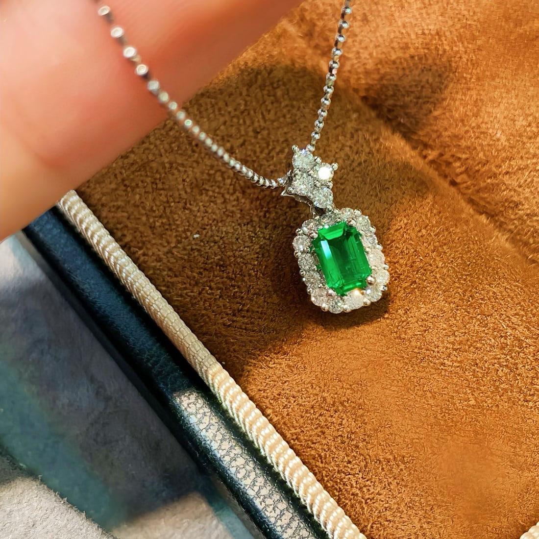 14k Gold 0.52 Ctw Vivid Green Natural Emerald & Diamond Pendant( Without Chain ) - 3