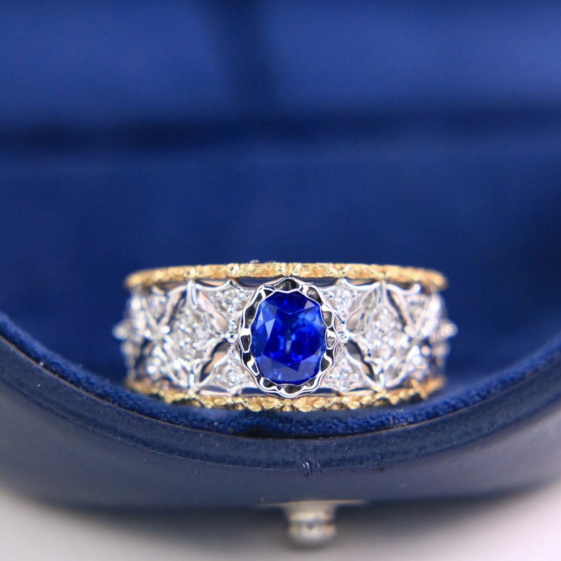 14k Gold 1.25 Ctw Natural Sapphire & Diamond Ring: Ref:230972305 // gold content:14k gold // ring size:7. 25us // // main gemstone:sapphire // shape:oval // carat weight:1. 06ct // color:blue // treatment:natural // // adjacent gemstone 2 : diamond