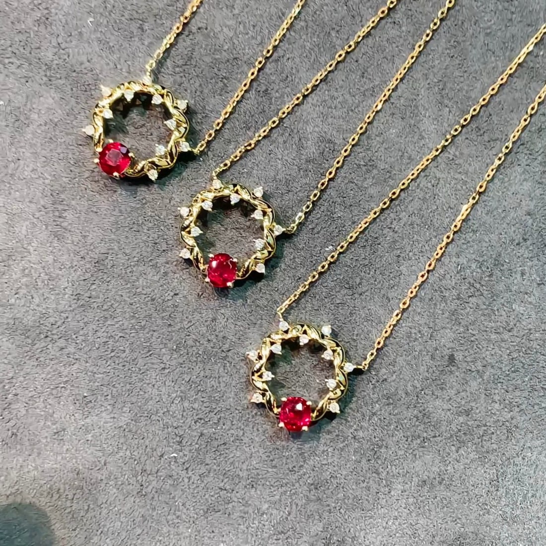 14k Gold 0.93 Ctw Natural Ruby & Diamond Necklace - 3
