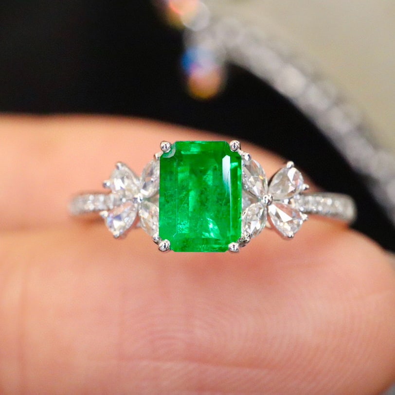 14k Gold 0.81 Ctw Vivid Green Natural Emerald & Diamond Ring: Ref:230972364 // gold content:14k gold // ring size:7. 25us // // main gemstone:emerald // shape:octagonal // carat weight:0. 65ct // color:vivid green // treatment:natural // // adjacent gemstone 2