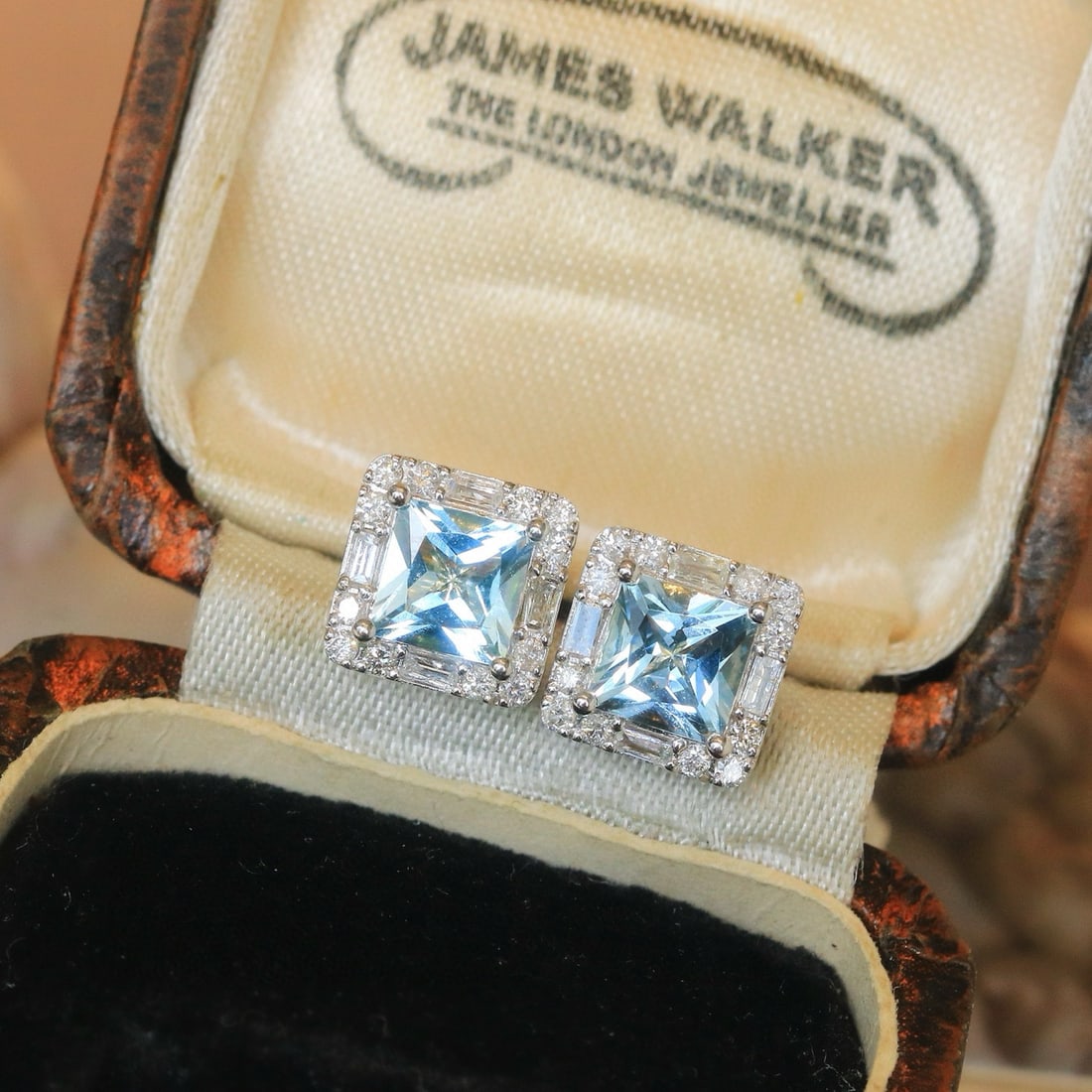 14k Gold 1.10 Ct Natural Aquamarine & Diamond Earrings: Ref:230972328 // gold content:14k gold // main gemstone:aquamarine // shape:princess // carat weight:1. 10ct // color:santa maria color // treatment:natural // // adjacent gemstone 2 : diamond //