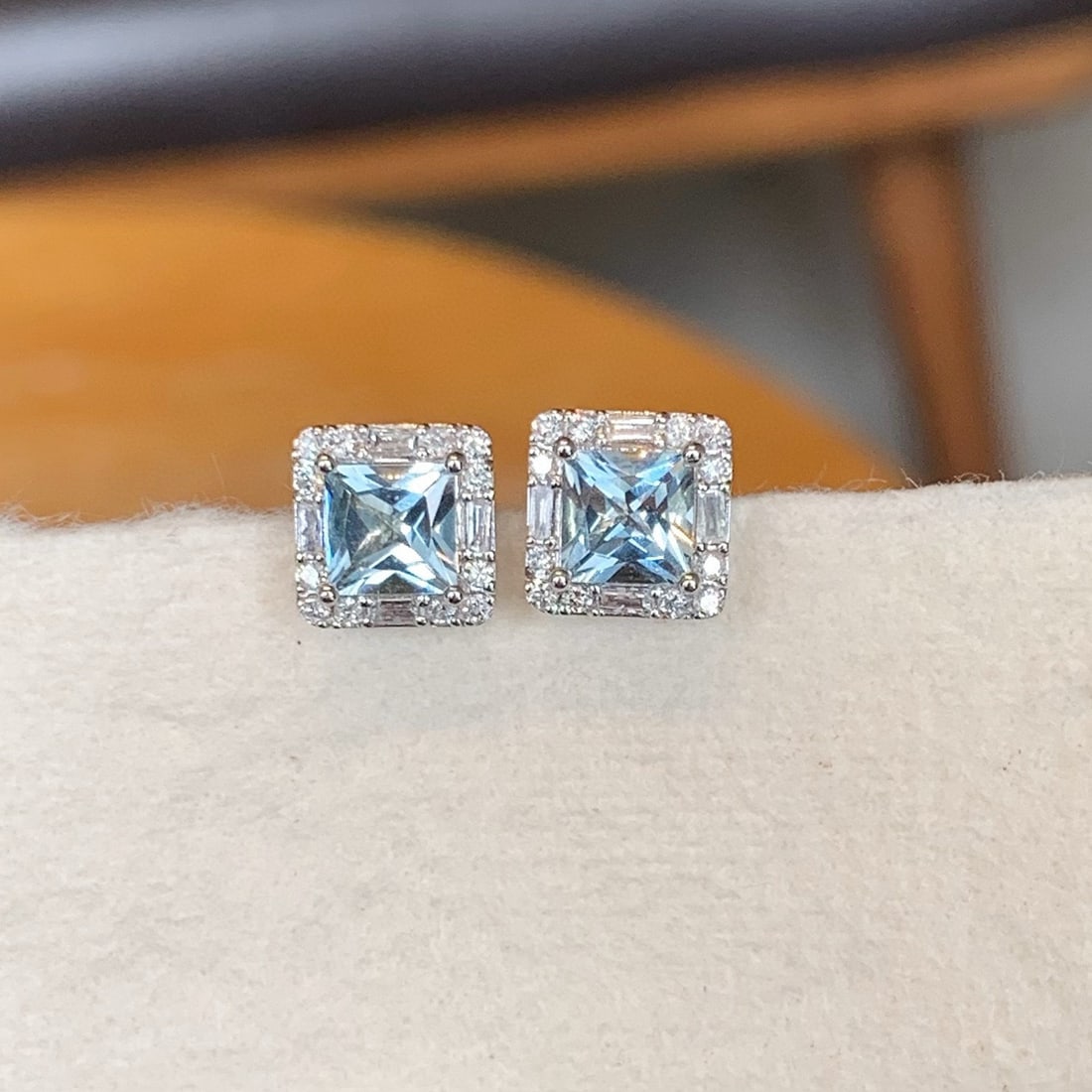 14k Gold 1.10 Ct Natural Aquamarine & Diamond Earrings - 3