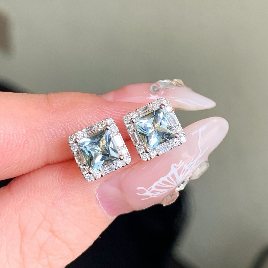 14k Gold 1.10 Ct Natural Aquamarine & Diamond Earrings - 4