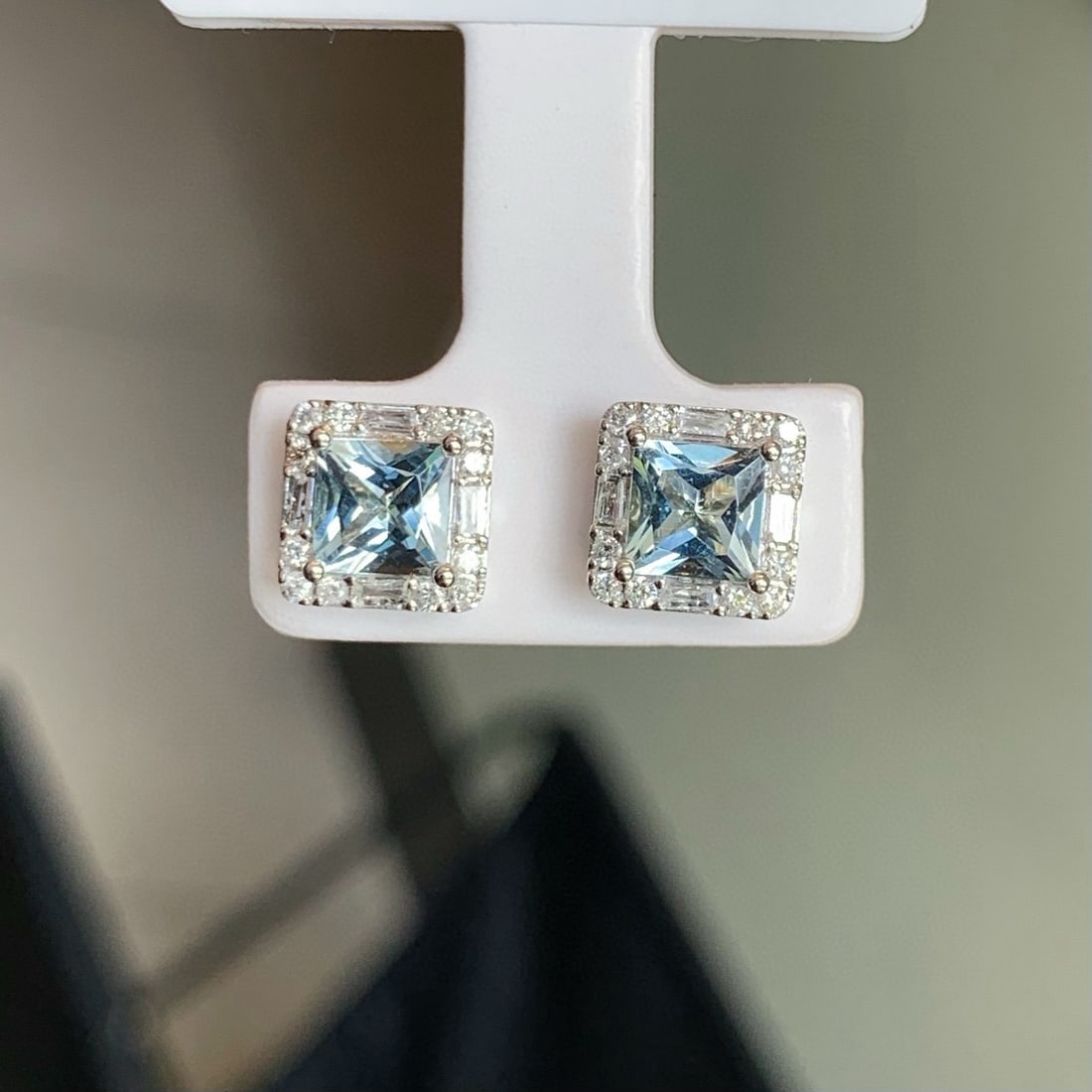 14k Gold 1.10 Ct Natural Aquamarine & Diamond Earrings - 5