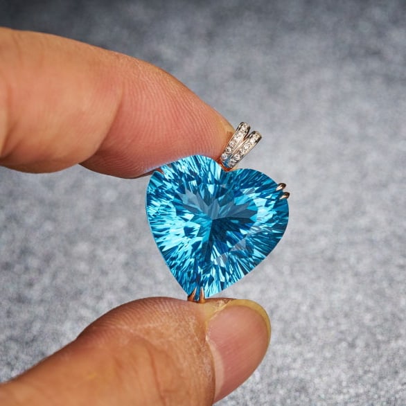 14k Gold 24.68 Ct Natural Topaz & Diamond Pendant( Without Chain ) - 6