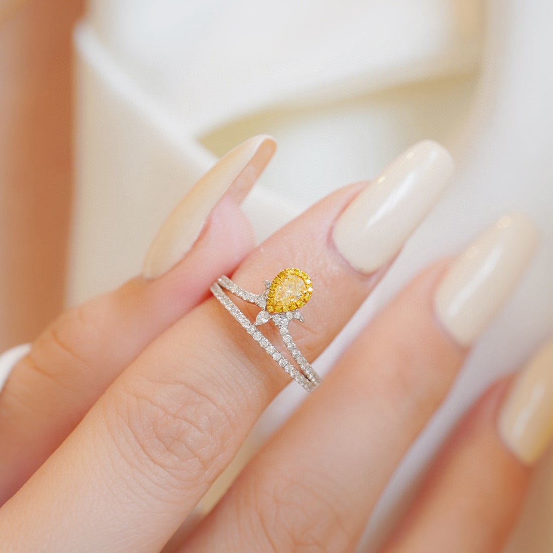 14k Gold 0.49 Ctw Natural Yellow Diamond & Diamond Ring - 4