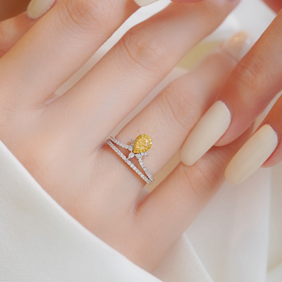14k Gold 0.49 Ctw Natural Yellow Diamond & Diamond Ring - 5