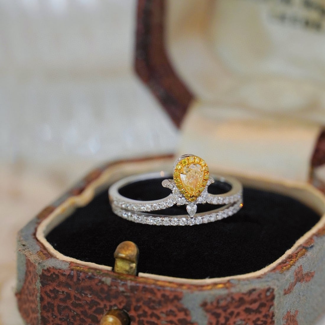 14k Gold 0.49 Ctw Natural Yellow Diamond & Diamond Ring - 6