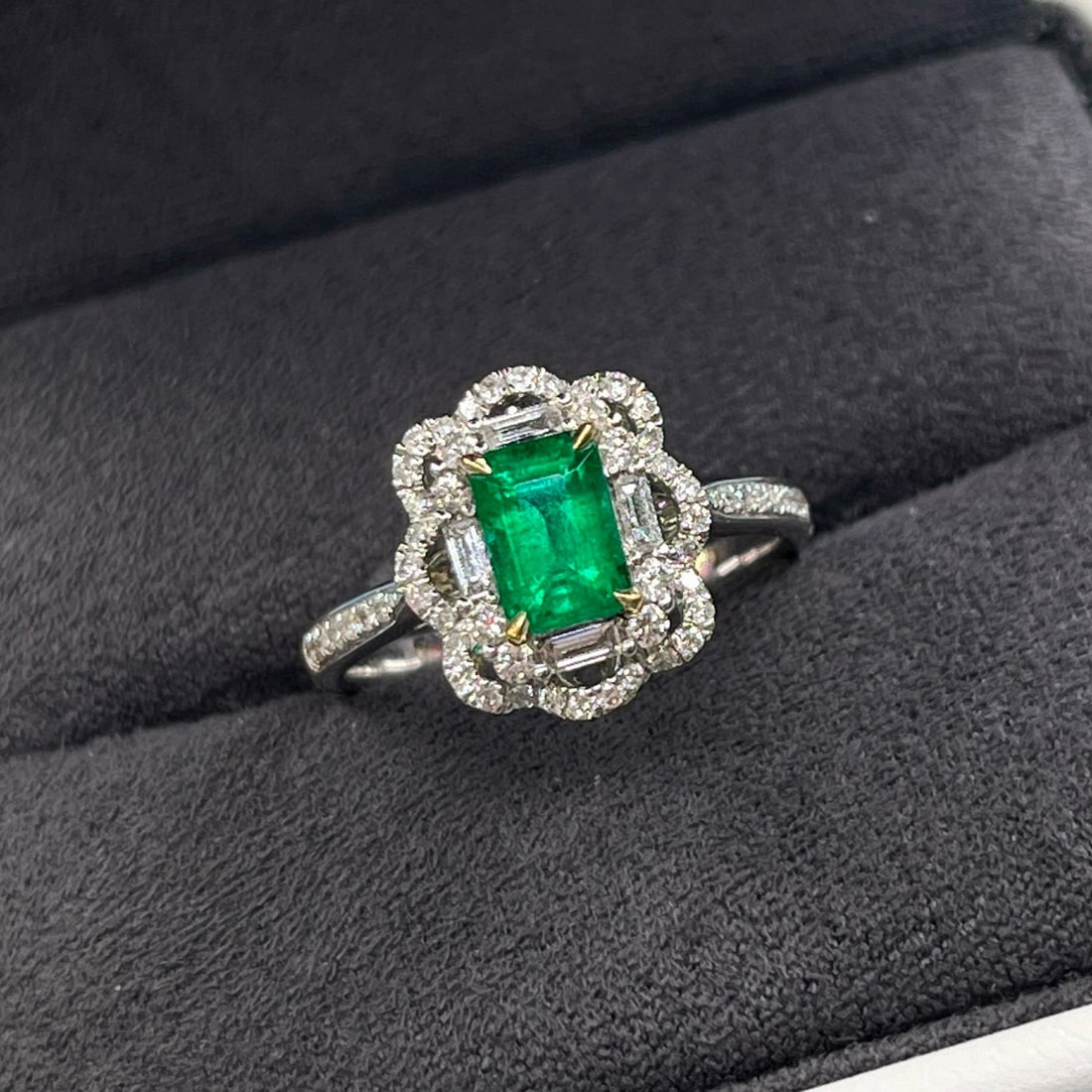 14k Gold 1.40 Ctw Vivid Green Natural Emerald & Diamond Ring/pendant( Without Chain ) - 4