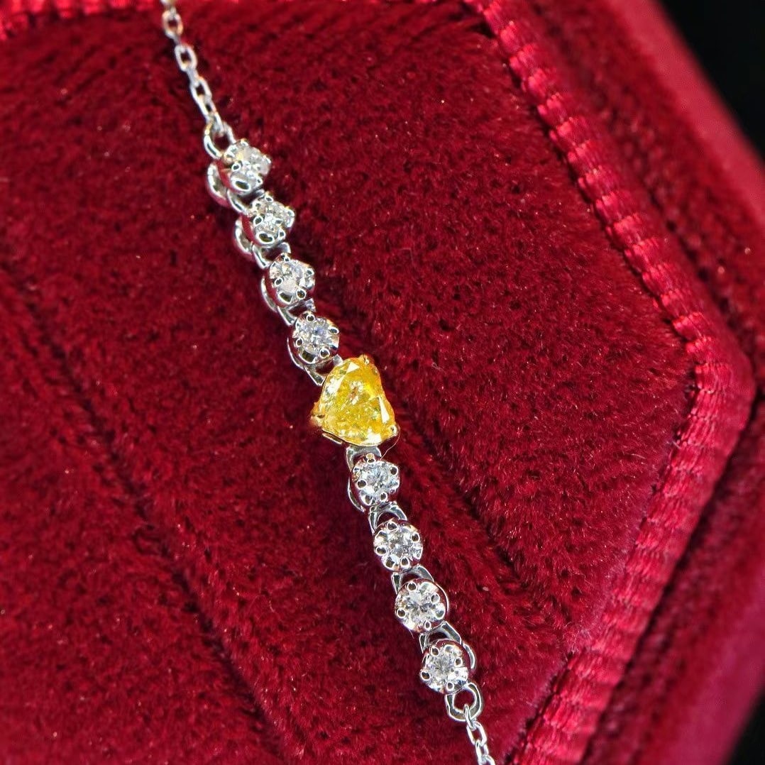 14k Gold 0.32 Ct Natural Color Diamond Bracelet: Ref:230972423 // gold content:14k gold // main gemstone:diamond // shape:multiply // carat weight:0. 32ct // clarity grade:vs-si // color:color // treatment:natural // Condition: New High Estimate: