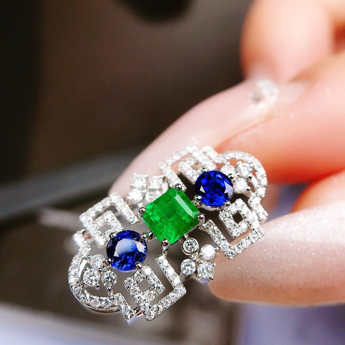14k Gold 0.82 Ctw Vivid Green Natural Emerald & Sapphire Bangle/pendant( Without Chain ) - 2