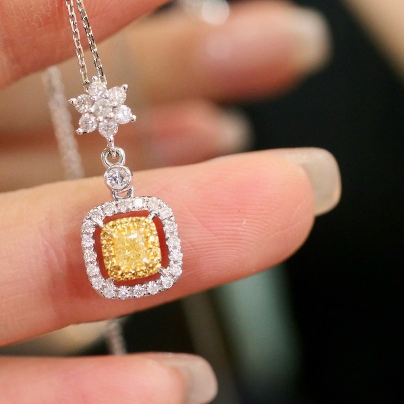 14k Gold 0.46 Ctw Natural Yellow Diamond & Diamond Necklace: Ref:230973079 // gold content:14k gold // main gemstone:yellow diamond // shape:cushion // carat weight:0. 15ct // color:yellow // treatment:natural // // adjacent gemstone 2 : diamond // shape:round 