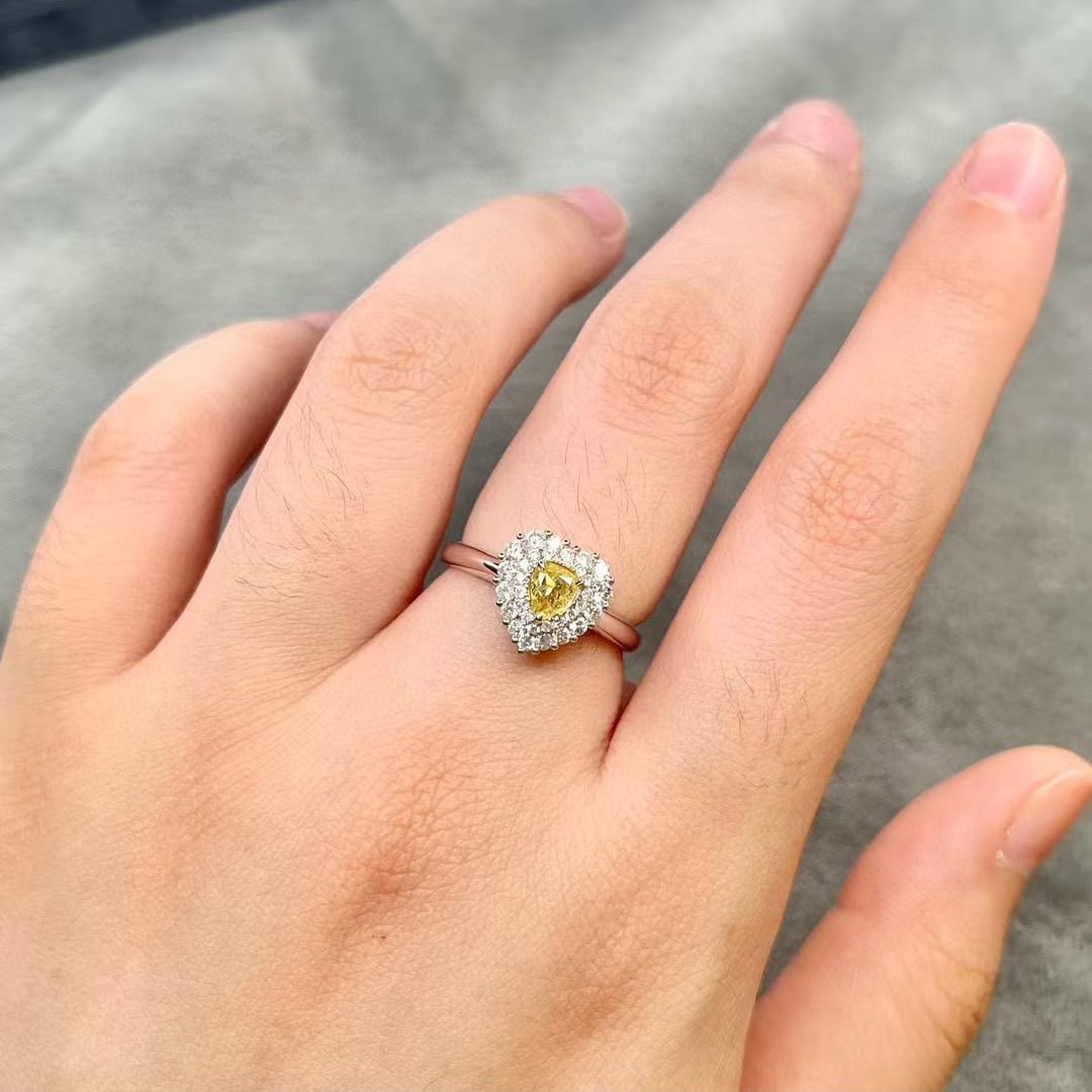 14k Gold 0.75 Ctw Natural Yellow Diamond & Diamond Ring - 4