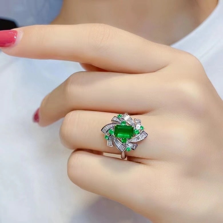 14k Gold 1.22 Ctw Vivid Green Natural Emerald & Diamond Ring - 4