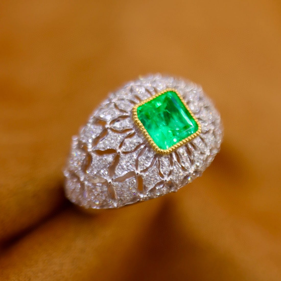 14k Gold 1.53 Ctw Vivid Green Natural Emerald & Diamond Ring - 2