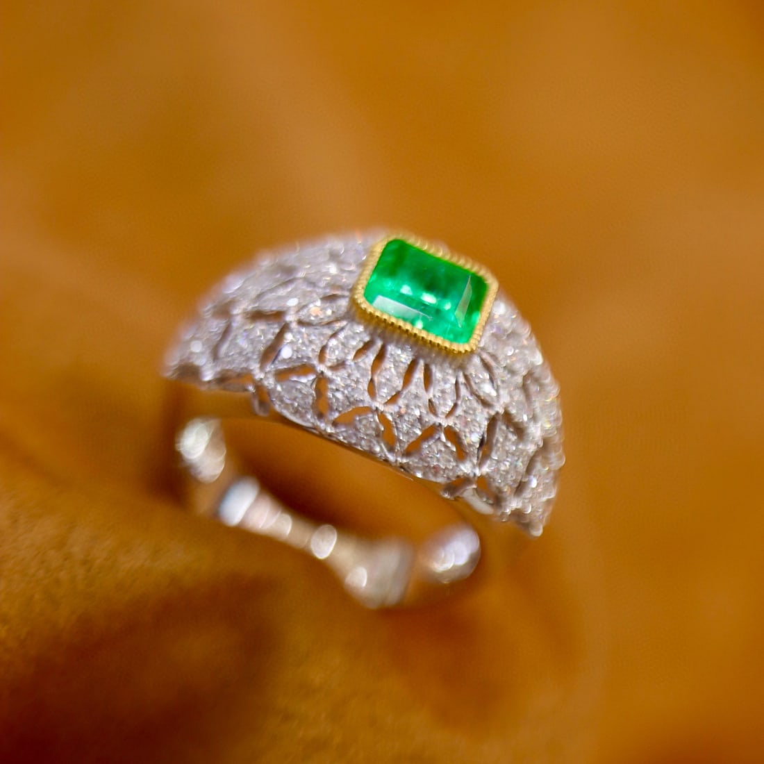 14k Gold 1.53 Ctw Vivid Green Natural Emerald & Diamond Ring - 5