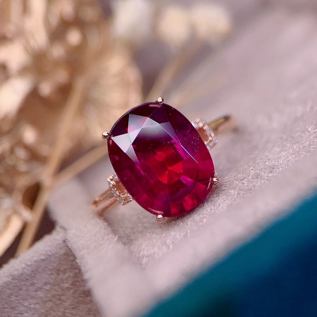 14k Gold 5.3 Ct Natural Tourmaline & Diamond Ring: Ref:230973054 // gold content:14k gold // ring size:7. 25us // // main gemstone:tourmaline // shape:oval // carat weight:5. 3ct // color:red // treatment:natural // // adjacent gemstone 2 : diamond