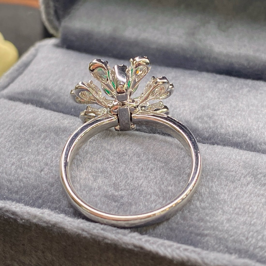 14k Gold 1.47 Ctw Vivid Green Natural Emerald & Diamond Ring - 3