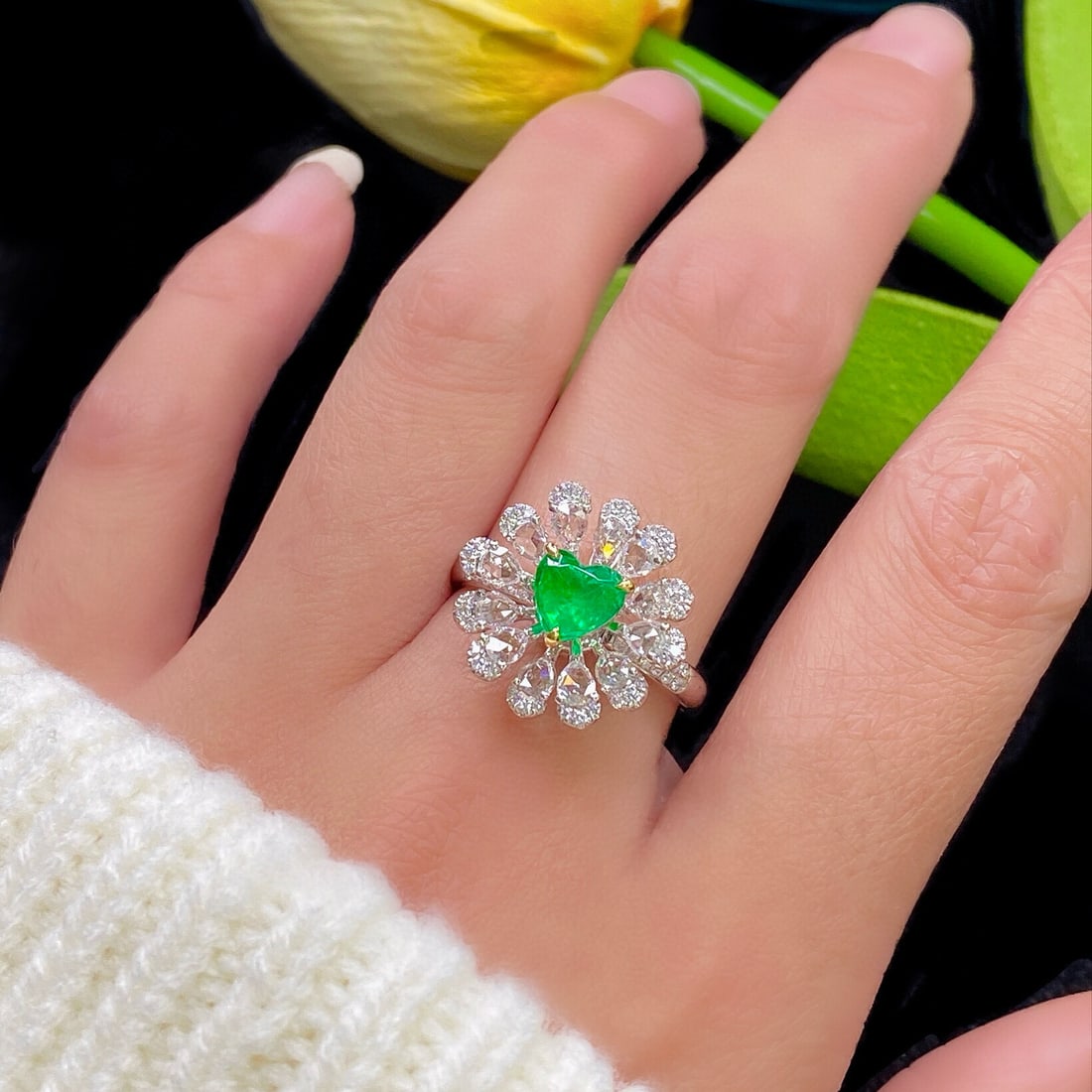 14k Gold 1.47 Ctw Vivid Green Natural Emerald & Diamond Ring - 4