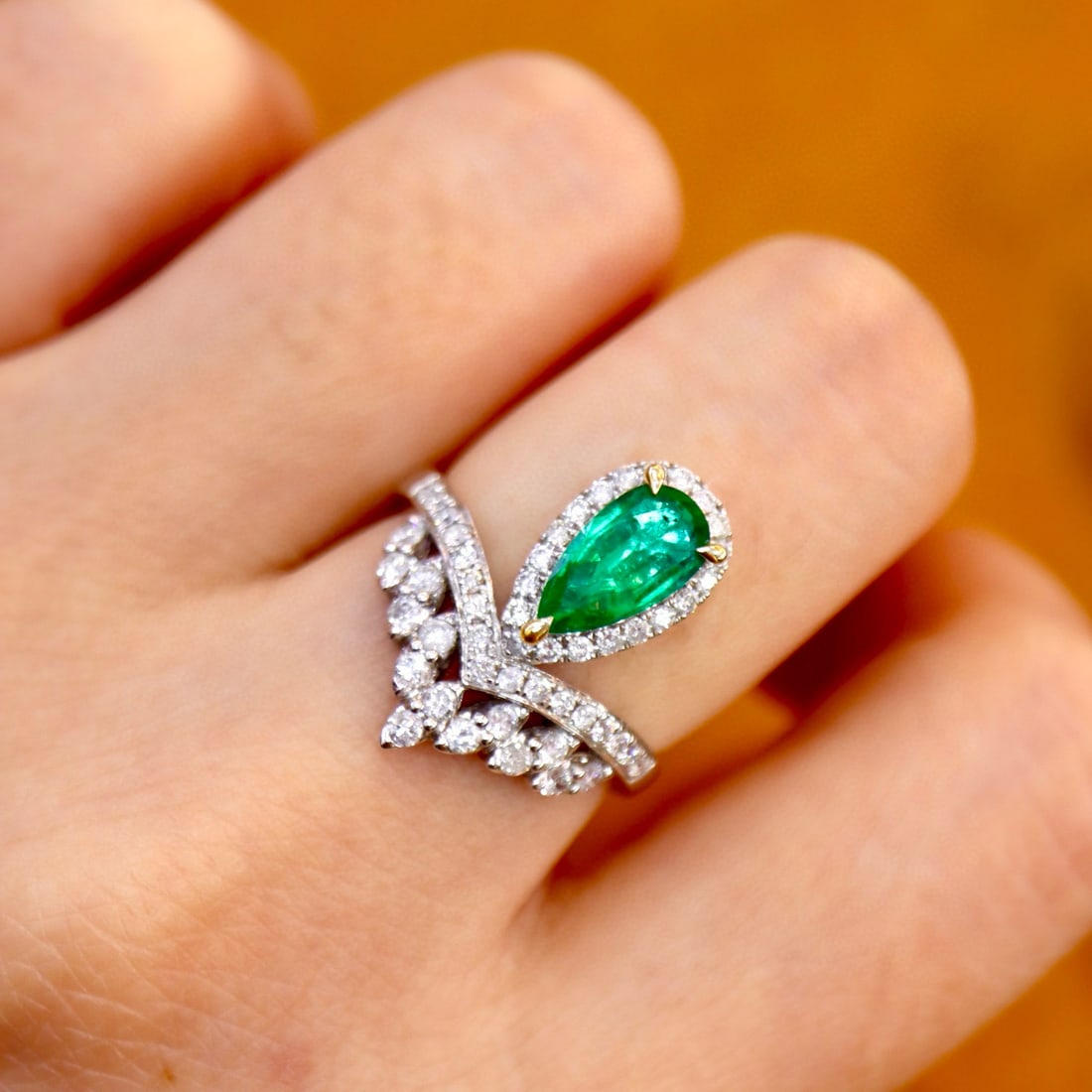 14k Gold 1.88 Ctw Natural Emerald & Diamond Ring - 5
