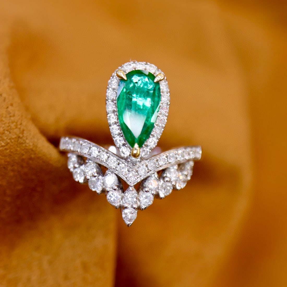 14k Gold 1.88 Ctw Natural Emerald & Diamond Ring - 6
