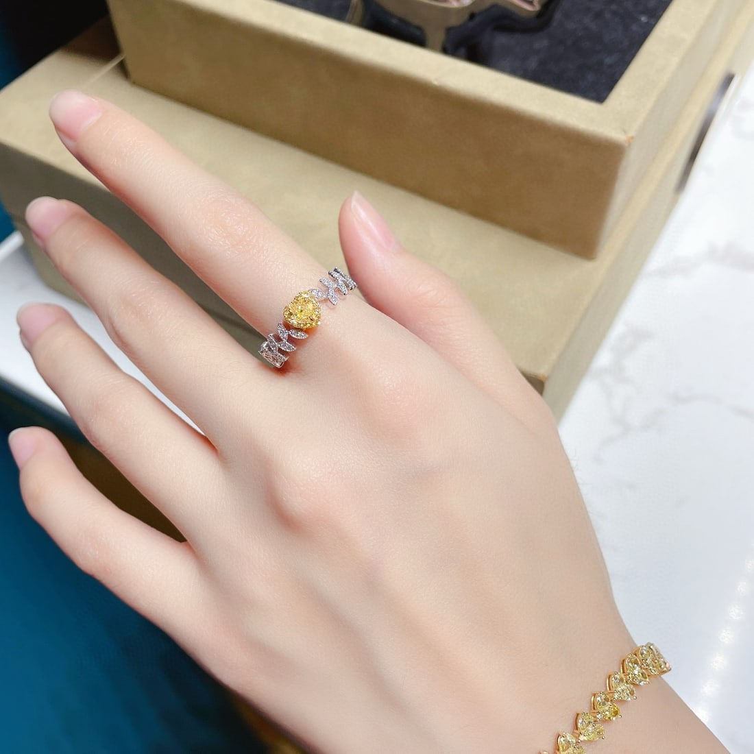 14k Gold 0.32 Ctw Natural Yellow Diamond & Diamond Ring - 2