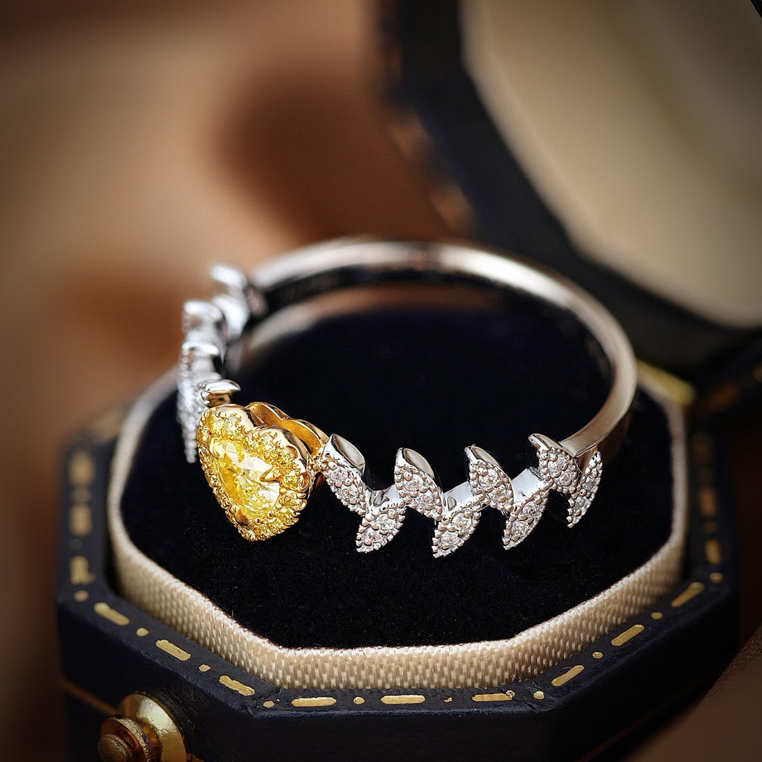 14k Gold 0.32 Ctw Natural Yellow Diamond & Diamond Ring - 4