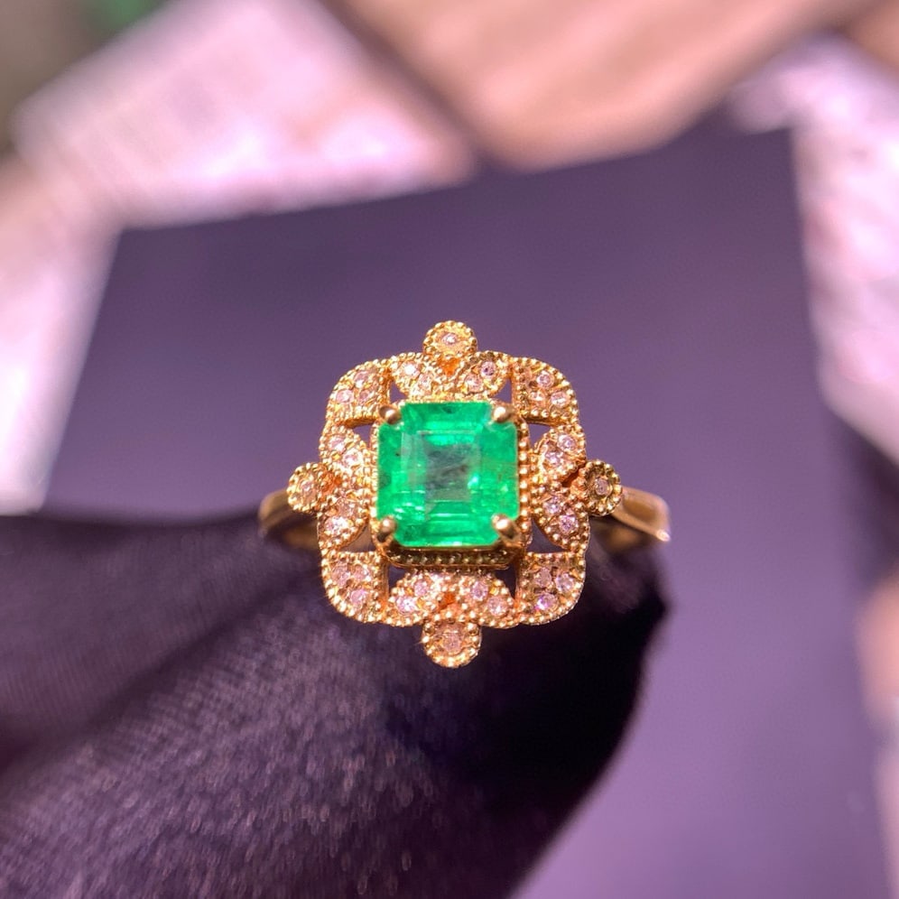 14k Gold 1.26 Ct Natural Emerald & Diamond Ring - 4