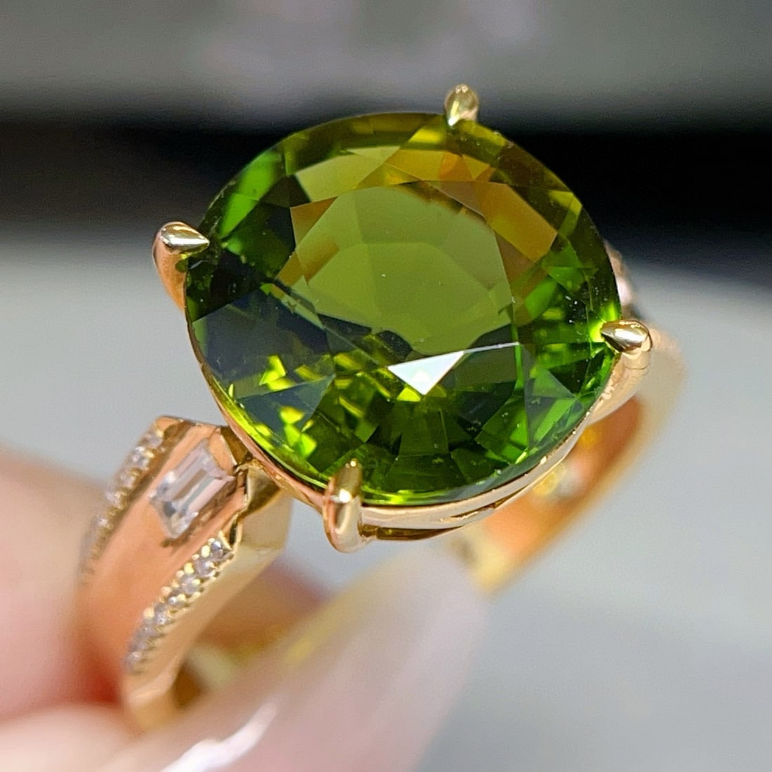 14k Gold 7.00 Ct Natural Tourmaline & Diamond & Sapphire Ring: Ref:230973109 // gold content:14k gold // ring size:7. 25us // // main gemstone:tourmaline // shape:oval // carat weight:7. 00ct // color:green // treatment:natural // // adjacent gemstone 2 :