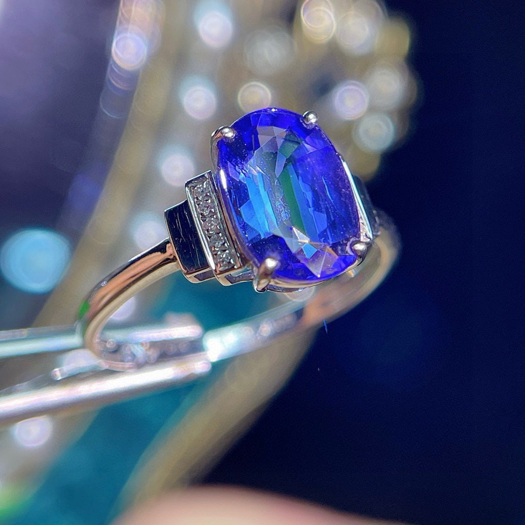 14k Gold 2.5 Ct Natural Tanzanite & Diamond Ring - 4