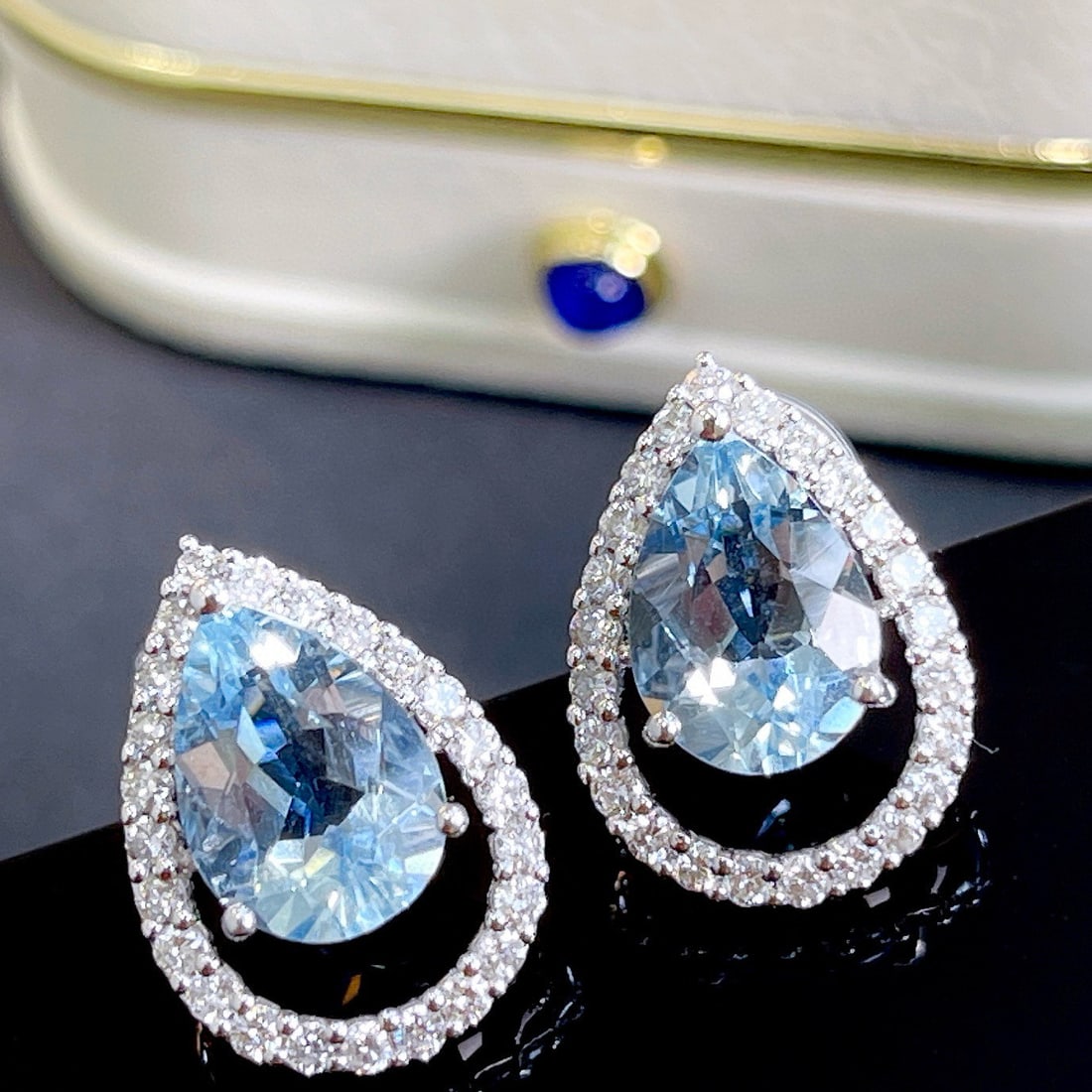 14k Gold 3.9 Ctw Natural Aquamarine & Diamond Earrings: Ref:230973102 // gold content:14k gold // main gemstone:aquamarine // shape:pear // carat weight:3. 3ct // color:blue // treatment:natural // // adjacent gemstone 2 : diamond // shape:round // carat