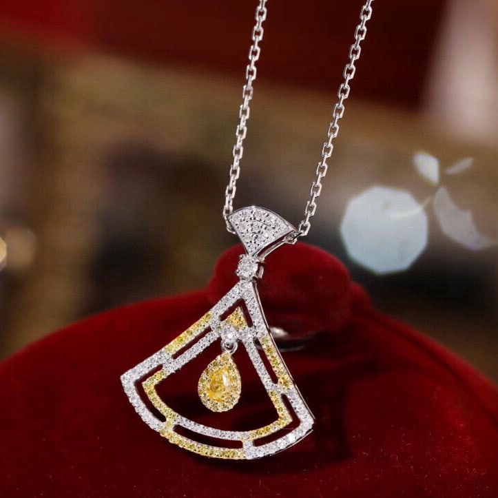 14k Gold 0.56 Ct Natural Color Diamond Necklace - 2