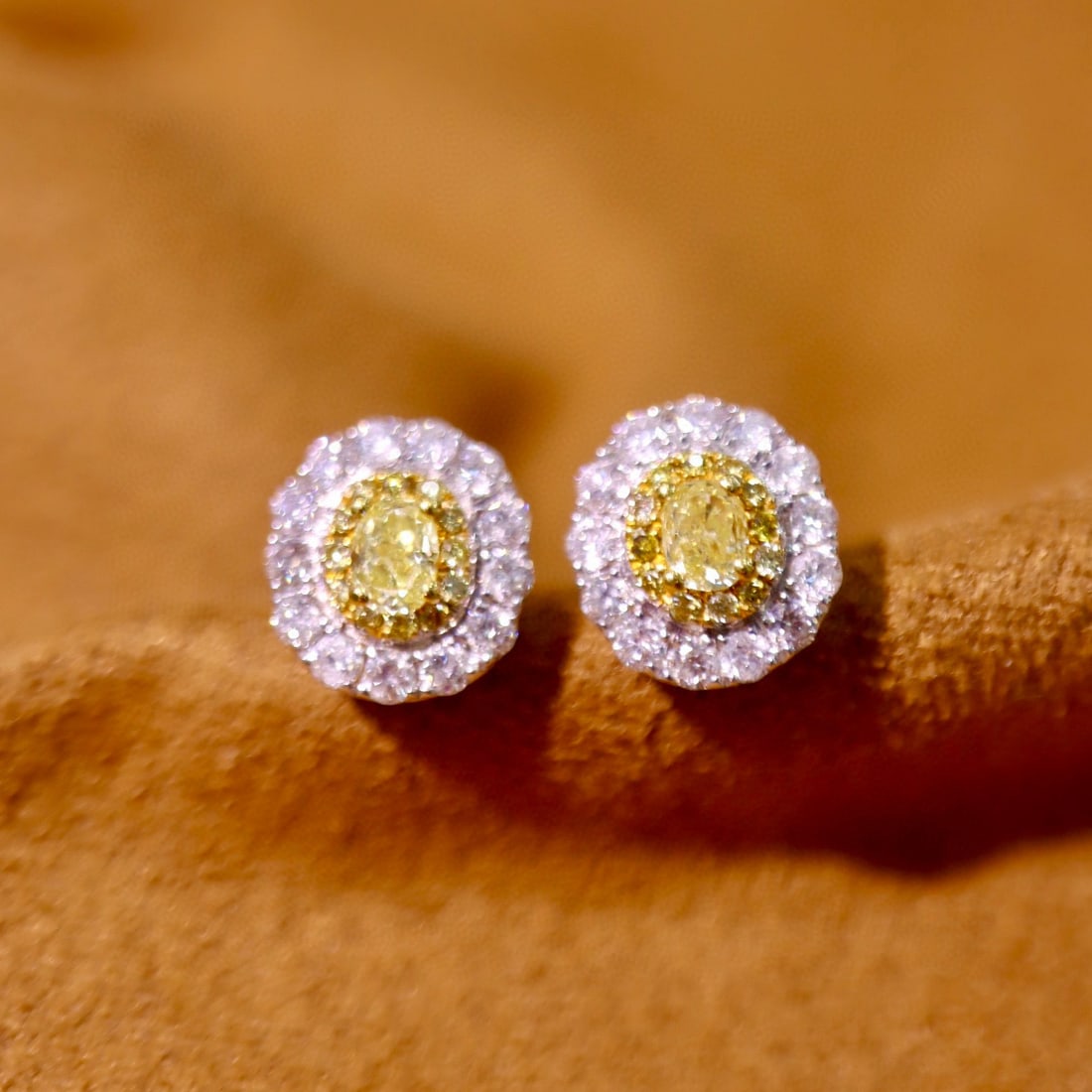 14k Gold 0.67 Ctw Natural Yellow Diamond & Diamond Earrings - 4