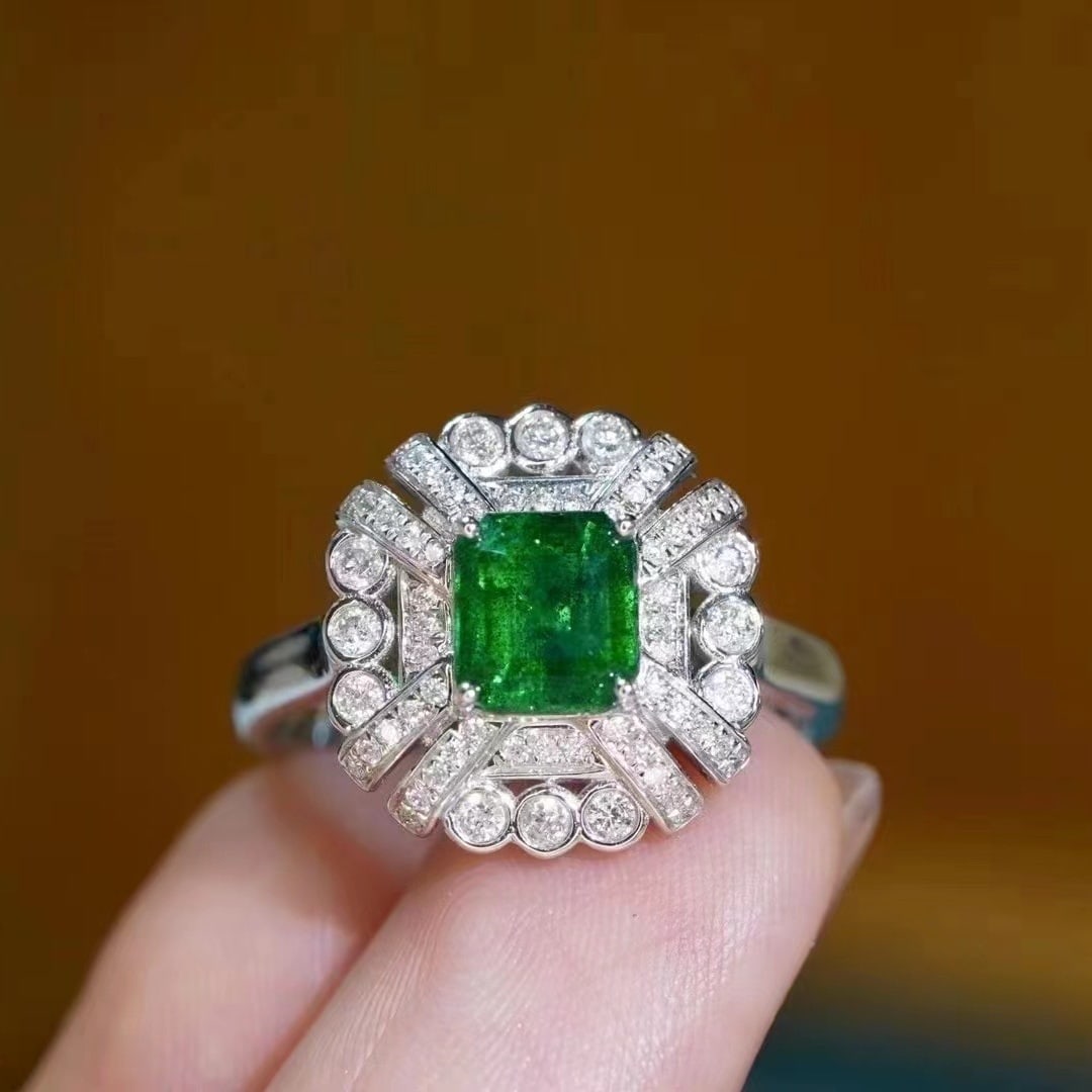 14k Gold 1.29 Ct Vivid Green Natural Emerald & Diamond Ring: Ref:230973207 // gold content:14k gold // ring size:7. 25us // // main gemstone:emerald // shape:octagonal // carat weight:1. 29ct // color:vivid green // treatment:natural // // adjacent gemstone 2