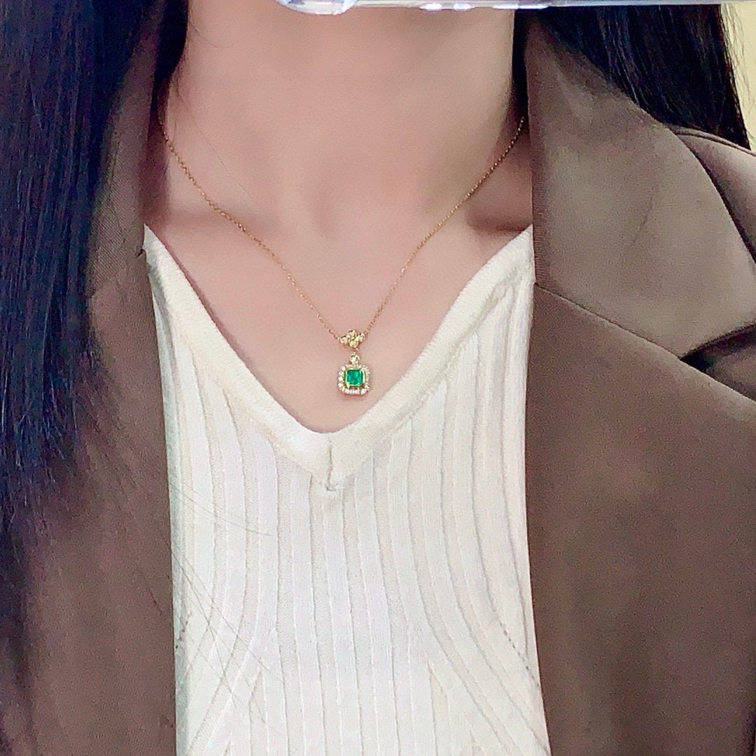 14k Gold 0.86 Ctw Natural Emerald & Diamond Necklace - 7