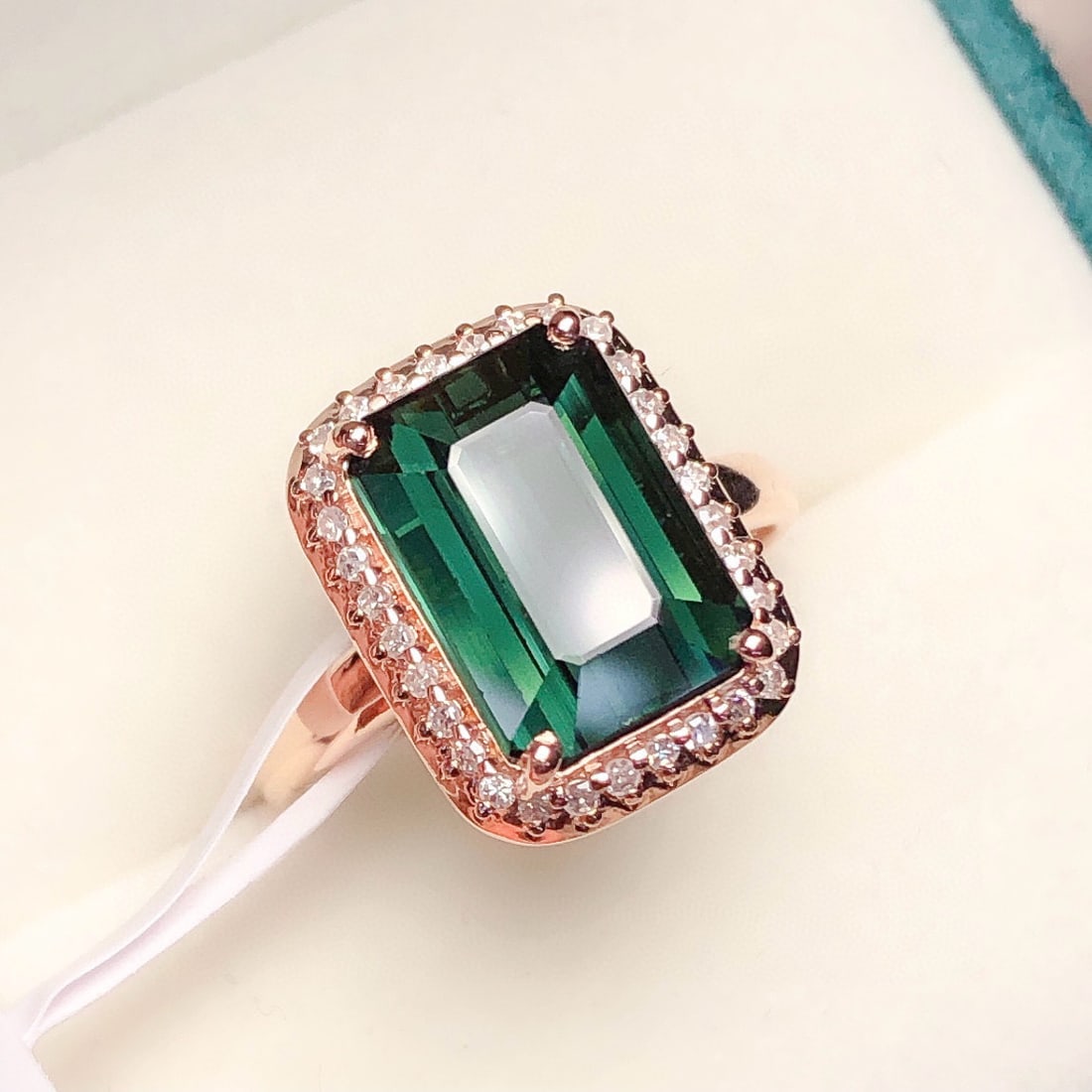 14k Gold 5.21 Ct Natural Tourmaline & Diamond Ring: Ref:230973225 // gold content:14k gold // ring size:7. 25us // // main gemstone:tourmaline // shape:octagonal // carat weight:5. 21ct // color:green // treatment:natural // // adjacent gemstone 2 :
