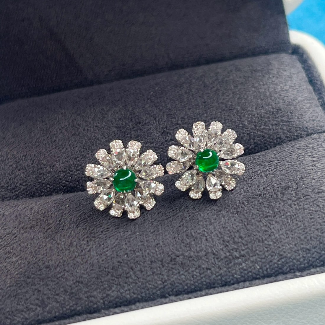 14k Gold 0.89 Ctw Vivid Green Natural Emerald & Diamond Earrings - 2