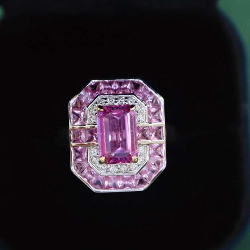 14k Gold 3.78 Ctw Natural Padparadscha Sapphire & Sapphire Ring: Ref:230973234 // gold content:14k gold // ring size:7. 25us // // main gemstone:padparadscha sapphire // shape:octagonal // carat weight:1. 75ct // color:orangish pink // treatment:natural // //