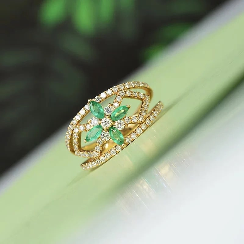 14k Gold 0.89 Ctw Natural Emerald & Diamond Ring - 3