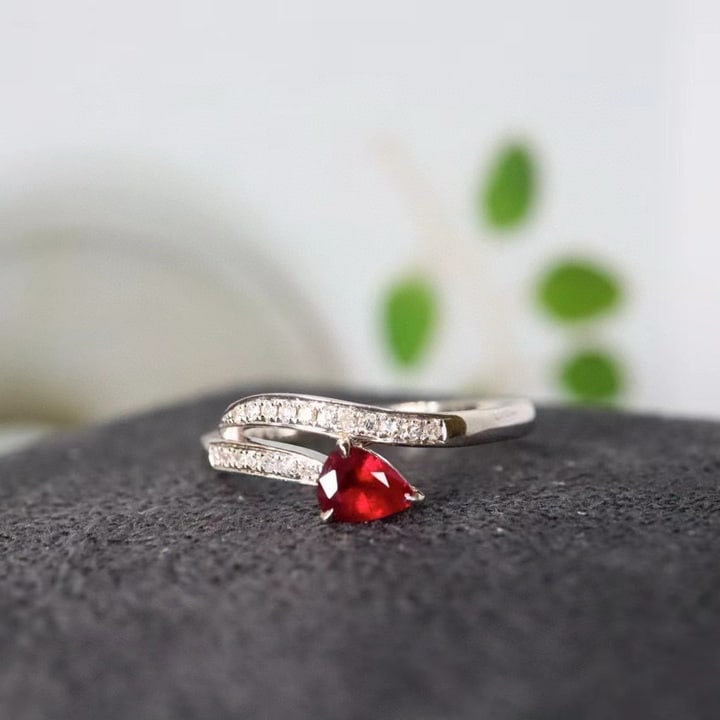 14k Gold 0.49 Ctw Vivid Red Natural Ruby & Diamond Ring - 2