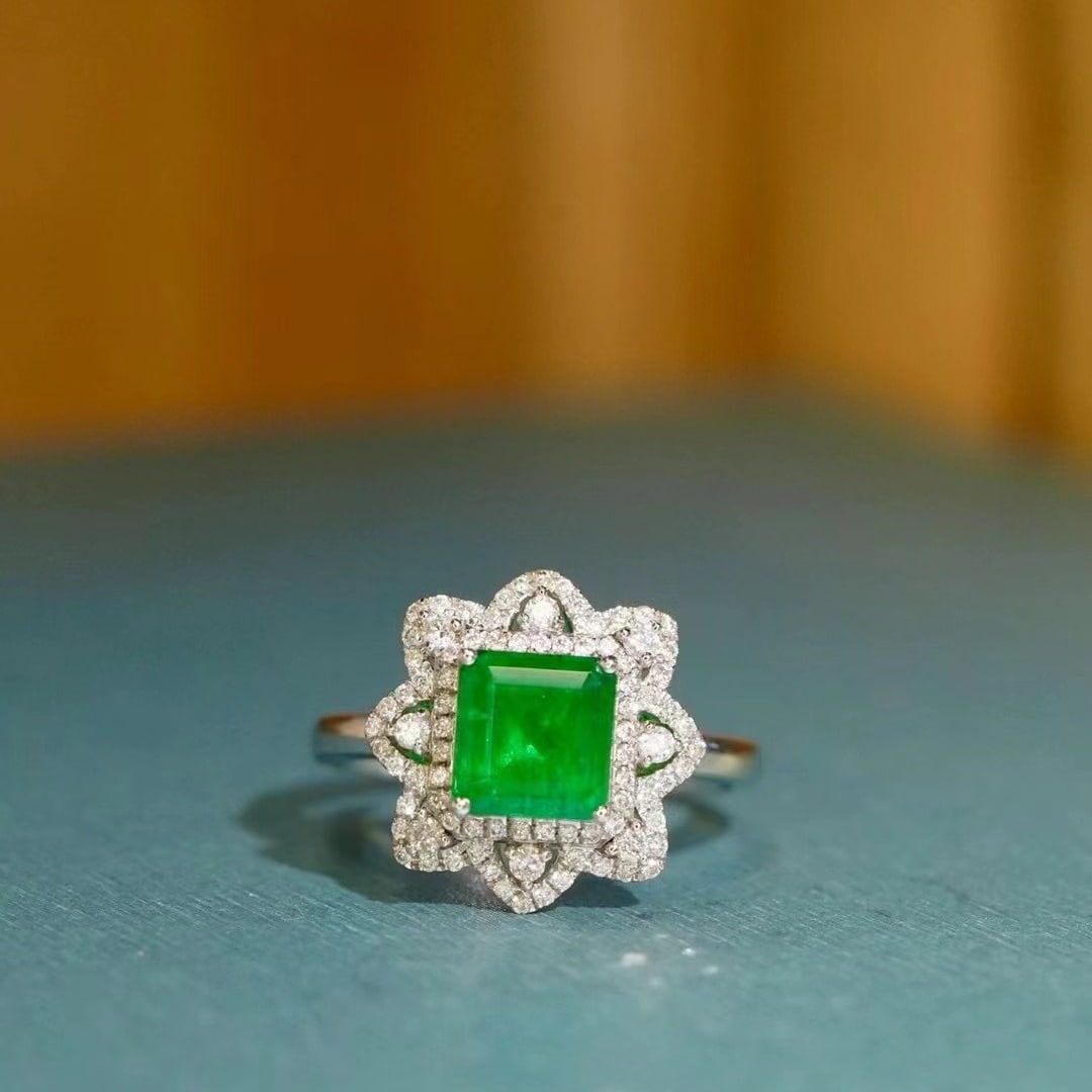 14k Gold 1.56 Ct Vivid Green Natural Emerald & Diamond Ring - 3
