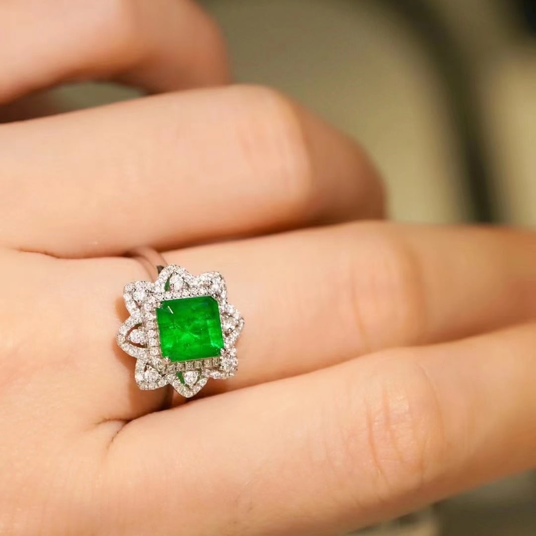 14k Gold 1.56 Ct Vivid Green Natural Emerald & Diamond Ring - 5