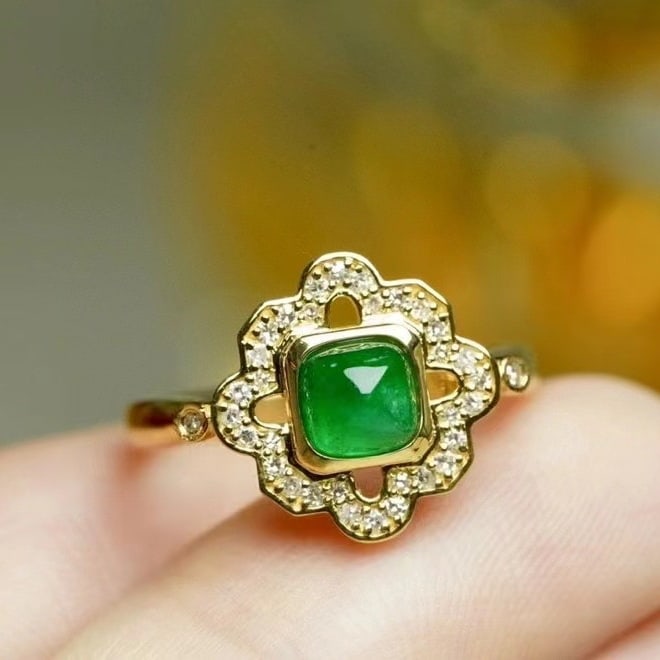 14k Gold 0.7 Ct Natural Emerald & Diamond Ring - 3
