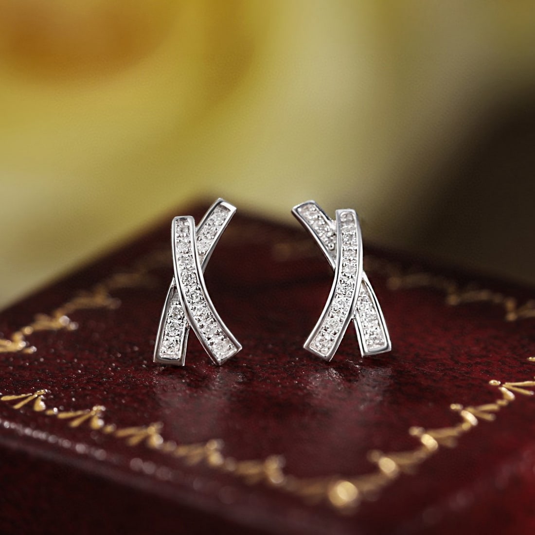 14k Gold 0.12 Ct Natural H Diamond Earrings: Ref:230973192 // gold content:14k gold // main gemstone:diamond // shape:round // carat weight:0. 12ct // clarity grade:vs-si // color:h // treatment:natural // cut grade:g // Condition: New Low