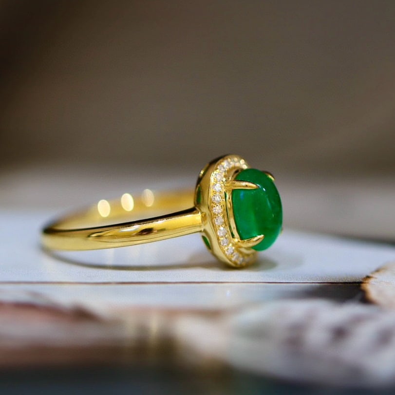 14k Gold 1.05 Ct Vivid Green Natural Emerald & Diamond Ring - 4