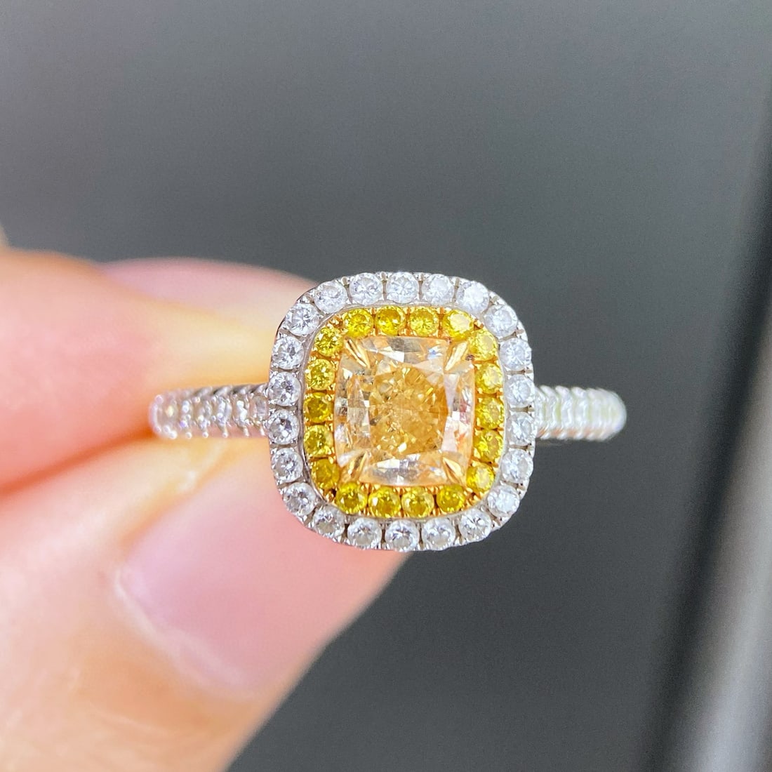 14k Gold 1.40 Ctw Natural Yellow Diamond & Diamond Ring - 3