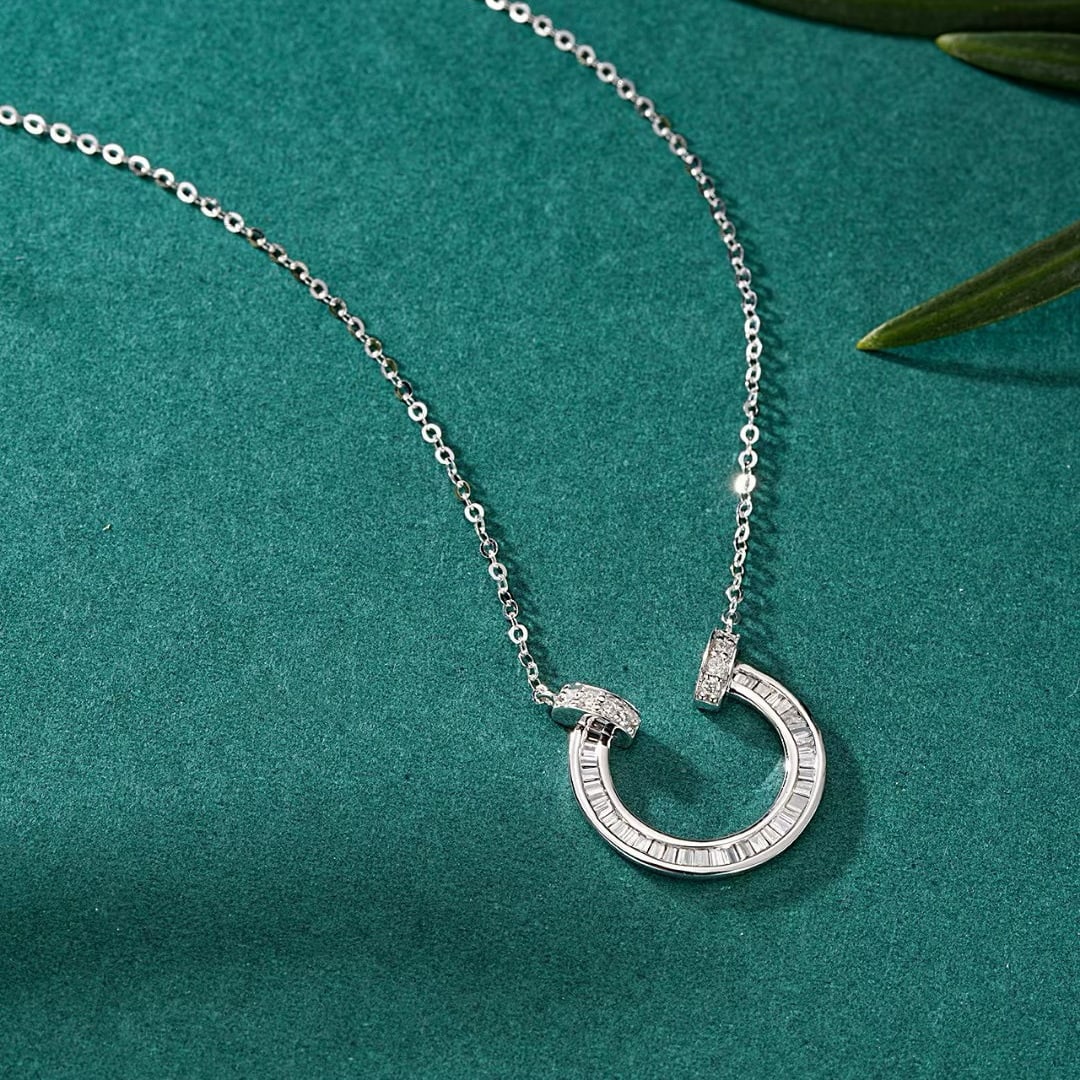 14k Gold 0.27 Ctw Natural H Diamond Necklace: Ref:230974146 // gold content:14k gold // main gemstone:diamond // shape:baguette // carat weight:0. 22ct // clarity grade:vs-si // color:h // treatment:natural // // adjacent gemstone 2 : diamond //